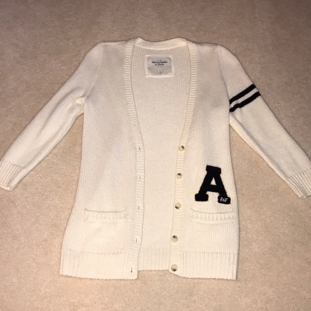White winter pull over